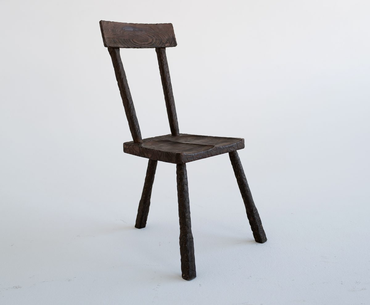 TETREE Модель 1 — базовый стул ручной столярки с резной поверхностью из массива бука